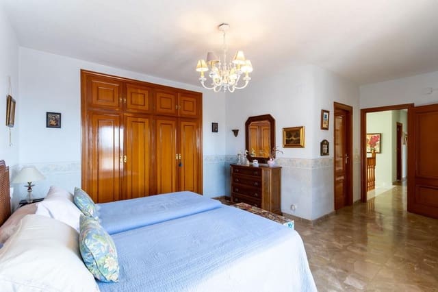 4 Zimmer Villa zu verkaufen in Almuñécar mit Pool Garage - 795.000 € (Ref: 10183270)