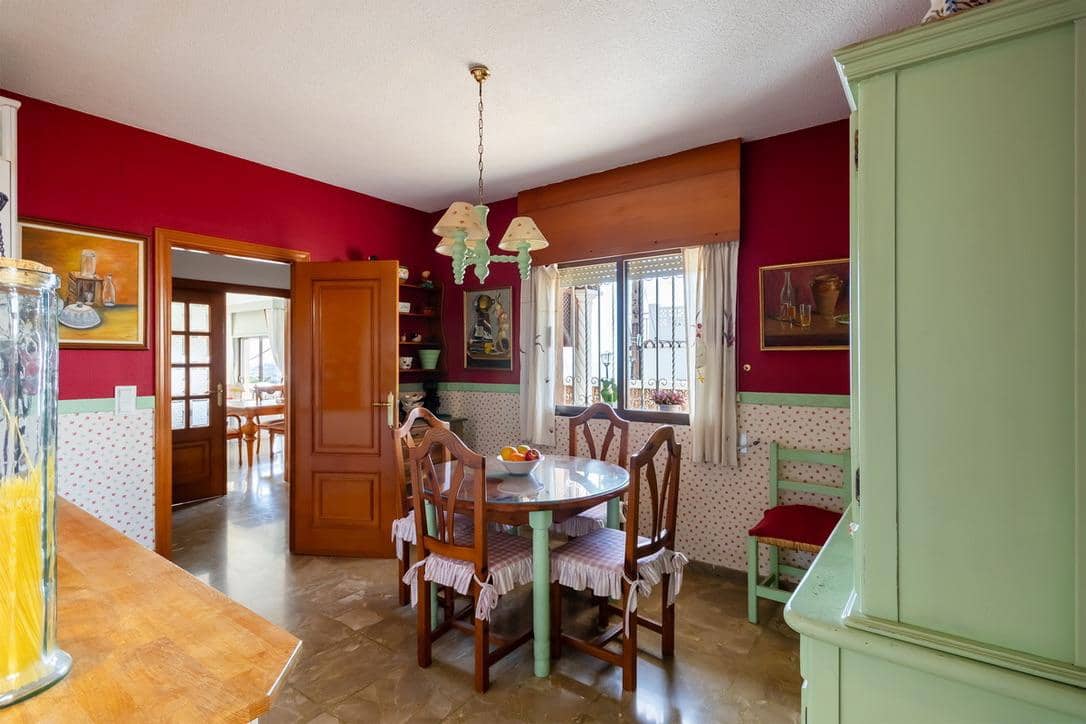 4 Zimmer Villa zu verkaufen in Almunecar mit Pool Garage - 795.000 € (Ref: 10183270)