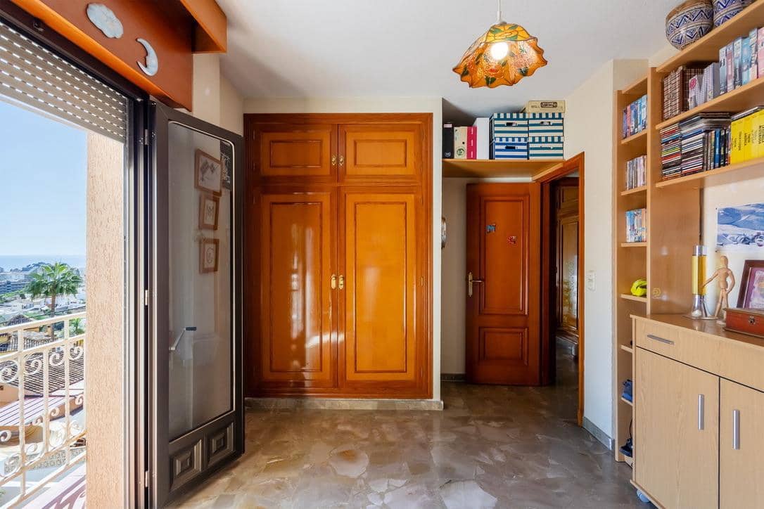 4 Zimmer Villa zu verkaufen in Almunecar mit Pool Garage - 795.000 € (Ref: 10183270)