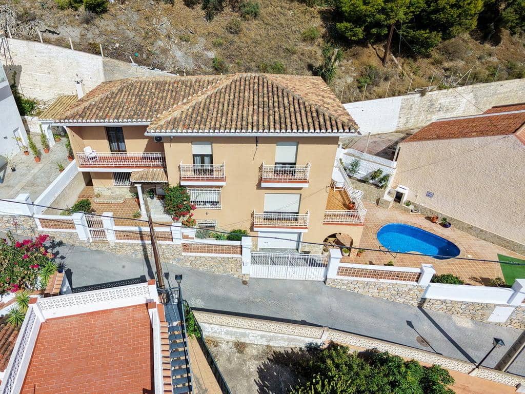 4 Zimmer Villa zu verkaufen in Almunecar mit Pool Garage - 795.000 € (Ref: 10183270)