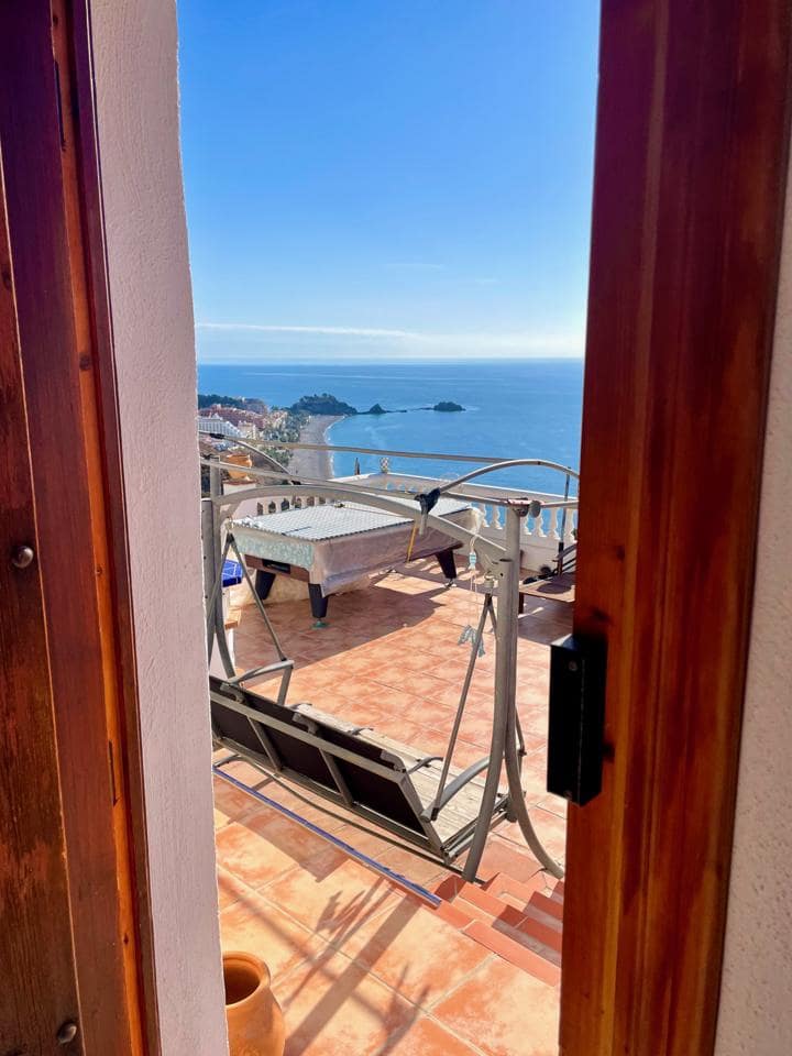 Chalet de 7 habitaciones en Almuñécar en venta con piscina - 595.000 € (Ref: 7469844)