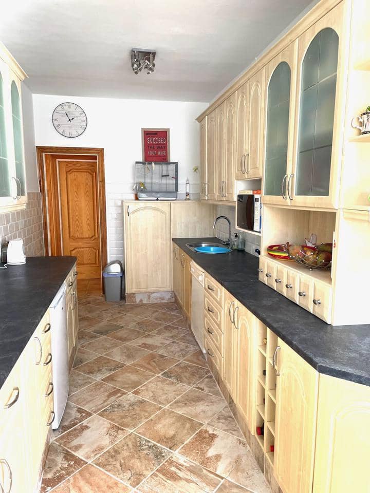 Chalet de 7 habitaciones en Almuñécar en venta con piscina - 595.000 € (Ref: 7469844)