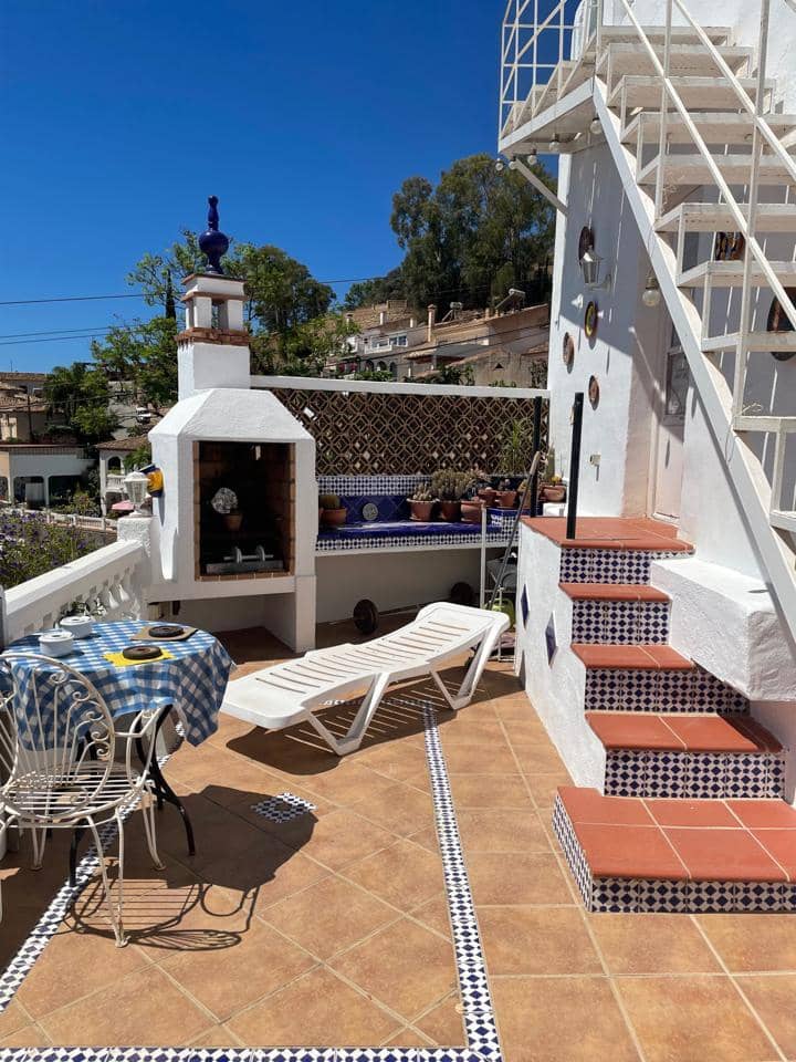 Chalet de 7 habitaciones en Almuñécar en venta con piscina - 595.000 € (Ref: 7469844)