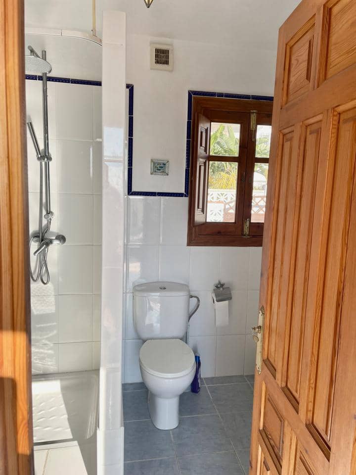 Chalet de 7 habitaciones en Almuñécar en venta con piscina - 595.000 € (Ref: 7469844)