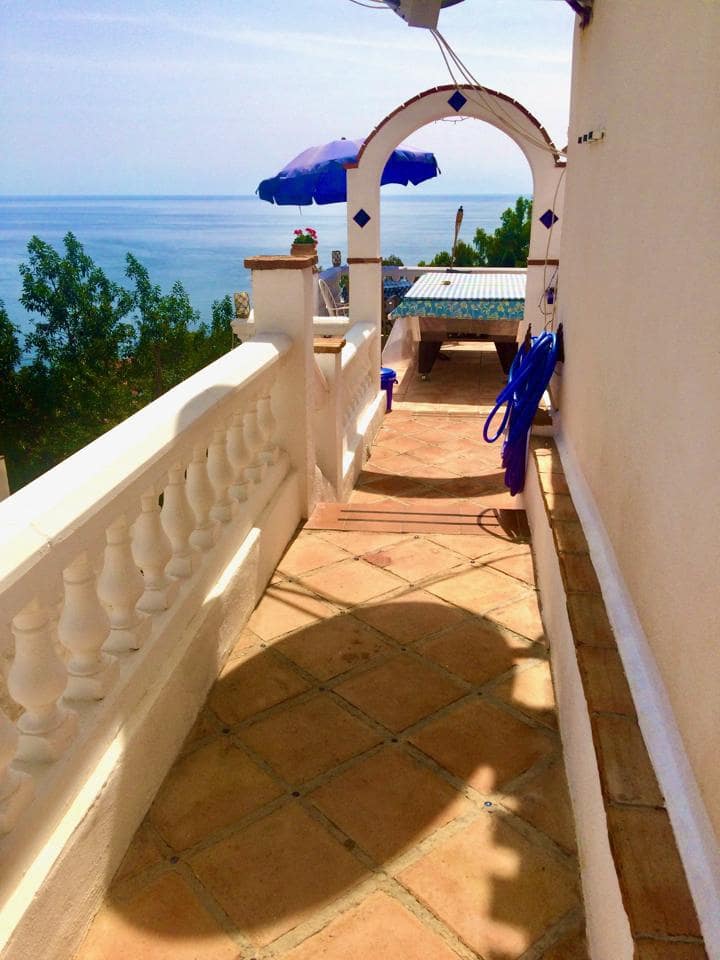 Chalet de 7 habitaciones en Almuñécar en venta con piscina - 595.000 € (Ref: 7469844)