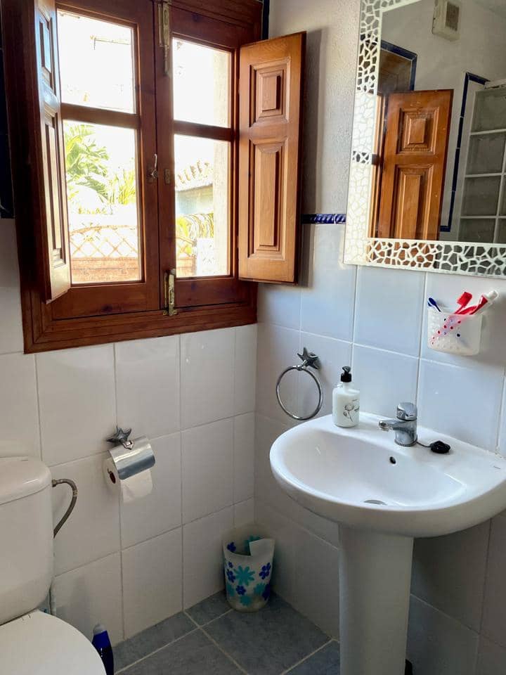 Chalet de 7 habitaciones en Almuñécar en venta con piscina - 595.000 € (Ref: 7469844)