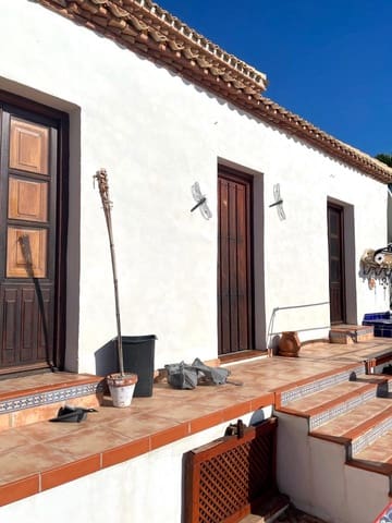 7 bedroom Villa for sale in Almuñécar with pool - € 595,000 (Ref: 7469844)
