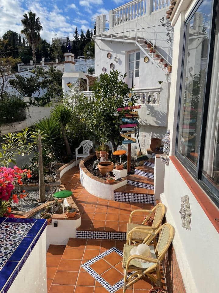 Chalet de 7 habitaciones en Almuñécar en venta con piscina - 595.000 € (Ref: 7469844)