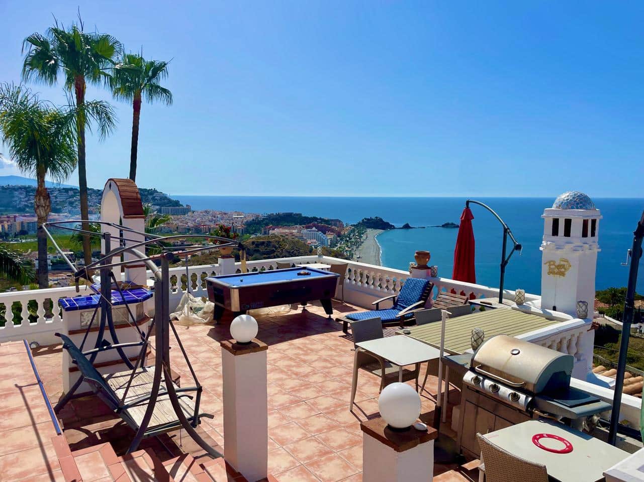 Chalet de 7 habitaciones en Almuñécar en venta con piscina - 595.000 € (Ref: 7469844)