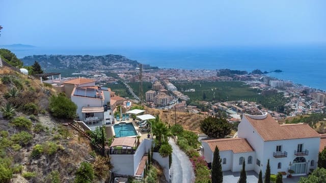 5 makuuhuone Huvila myytävänä paikassa Almuñécar mukana uima-altaan - 945 000 € (Ref: 8488184)