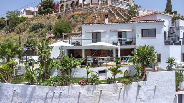 5 makuuhuone Huvila myytävänä paikassa Almuñécar mukana uima-altaan - 945 000 € (Ref: 8488184)