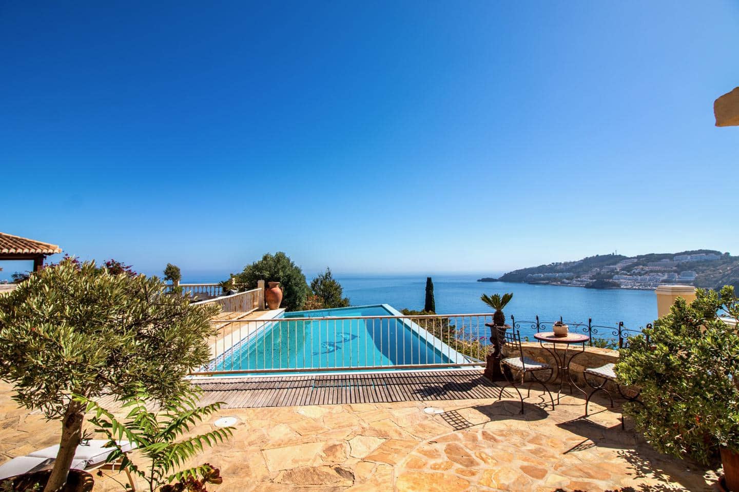 4 sovrum Villa till salu i Almunecar med pool - 2 700 000 € (Ref: 8499508)