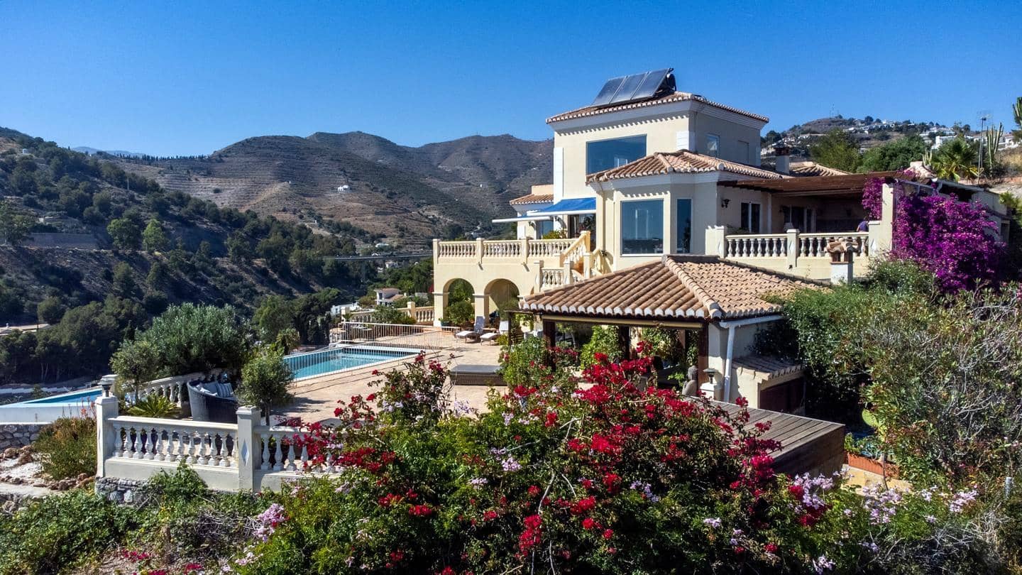 4 sovrum Villa till salu i Almunecar med pool - 2 700 000 € (Ref: 8499508)