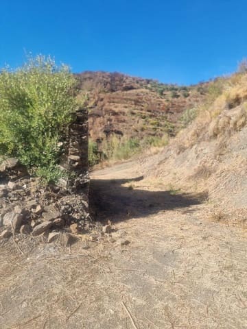 Grunde uden byggetilladelser til salg i Almuñécar - € 47.000 (Ref: 8604295)