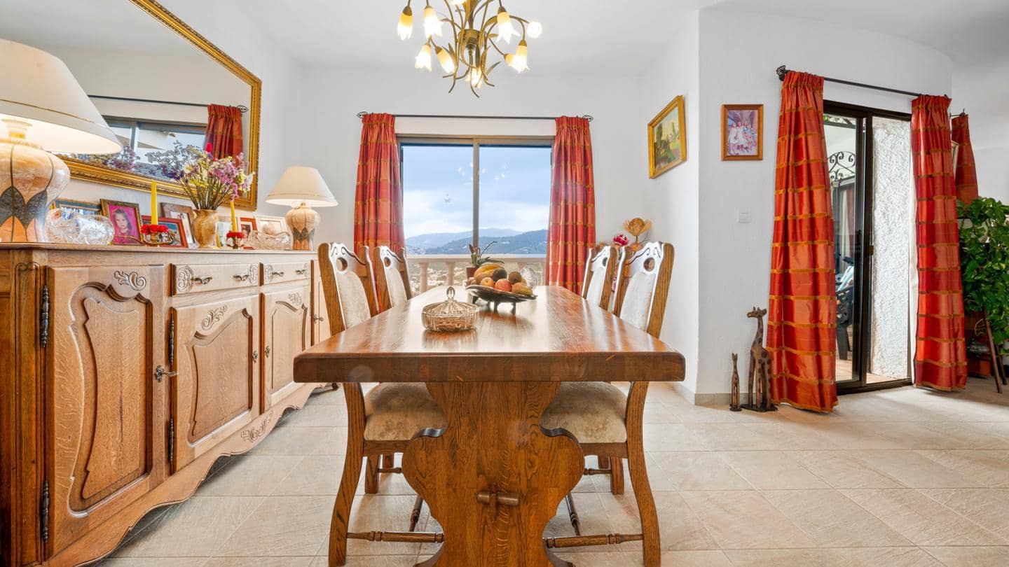 4 makuuhuone Huvila myytävänä paikassa Almunecar mukana uima-altaan 
autotalli - 587 000 € (Ref: 8935783)