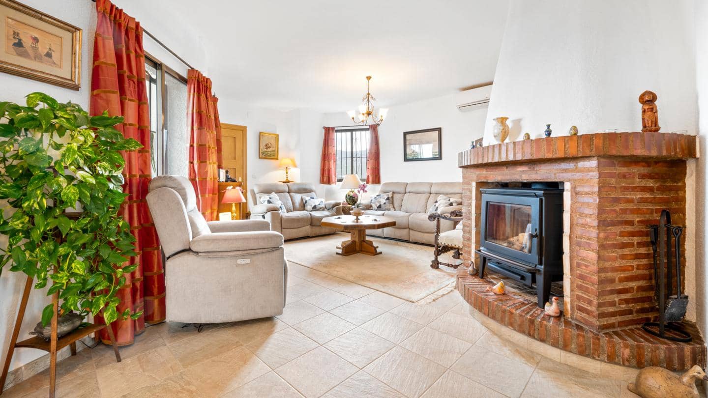 4 makuuhuone Huvila myytävänä paikassa Almunecar mukana uima-altaan 
autotalli - 587 000 € (Ref: 8935783)