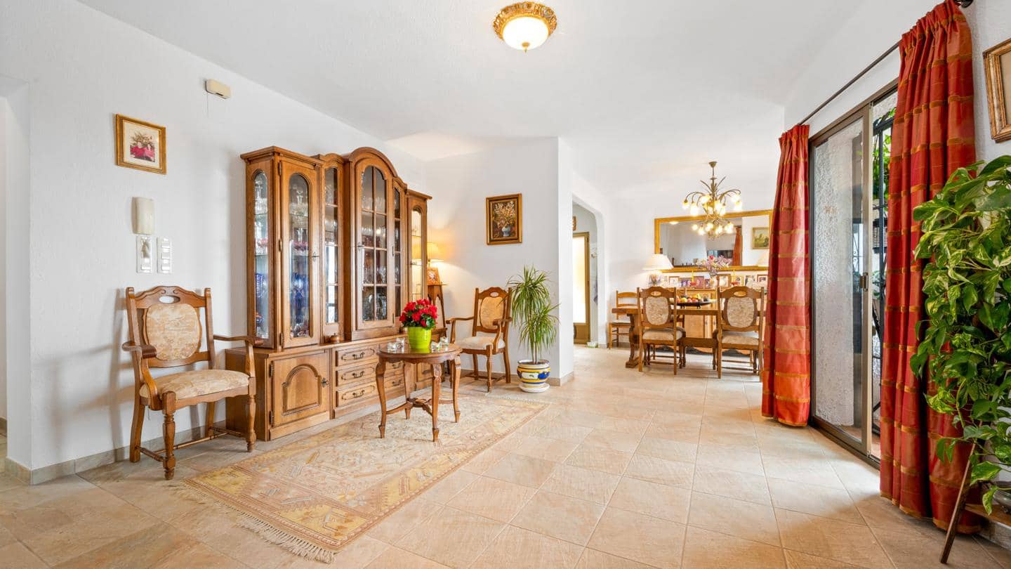 4 makuuhuone Huvila myytävänä paikassa Almunecar mukana uima-altaan 
autotalli - 587 000 € (Ref: 8935783)