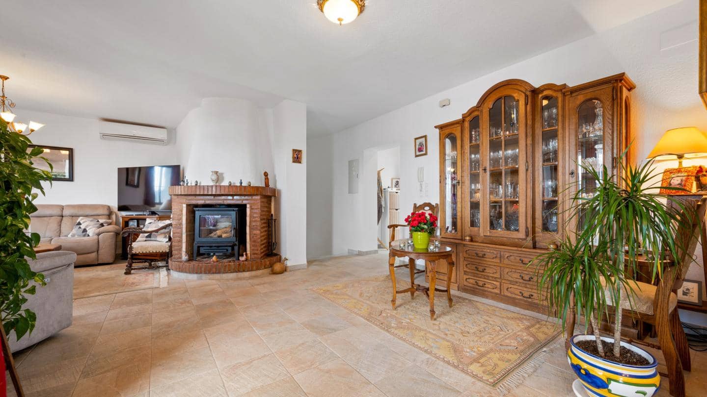 4 makuuhuone Huvila myytävänä paikassa Almunecar mukana uima-altaan 
autotalli - 587 000 € (Ref: 8935783)