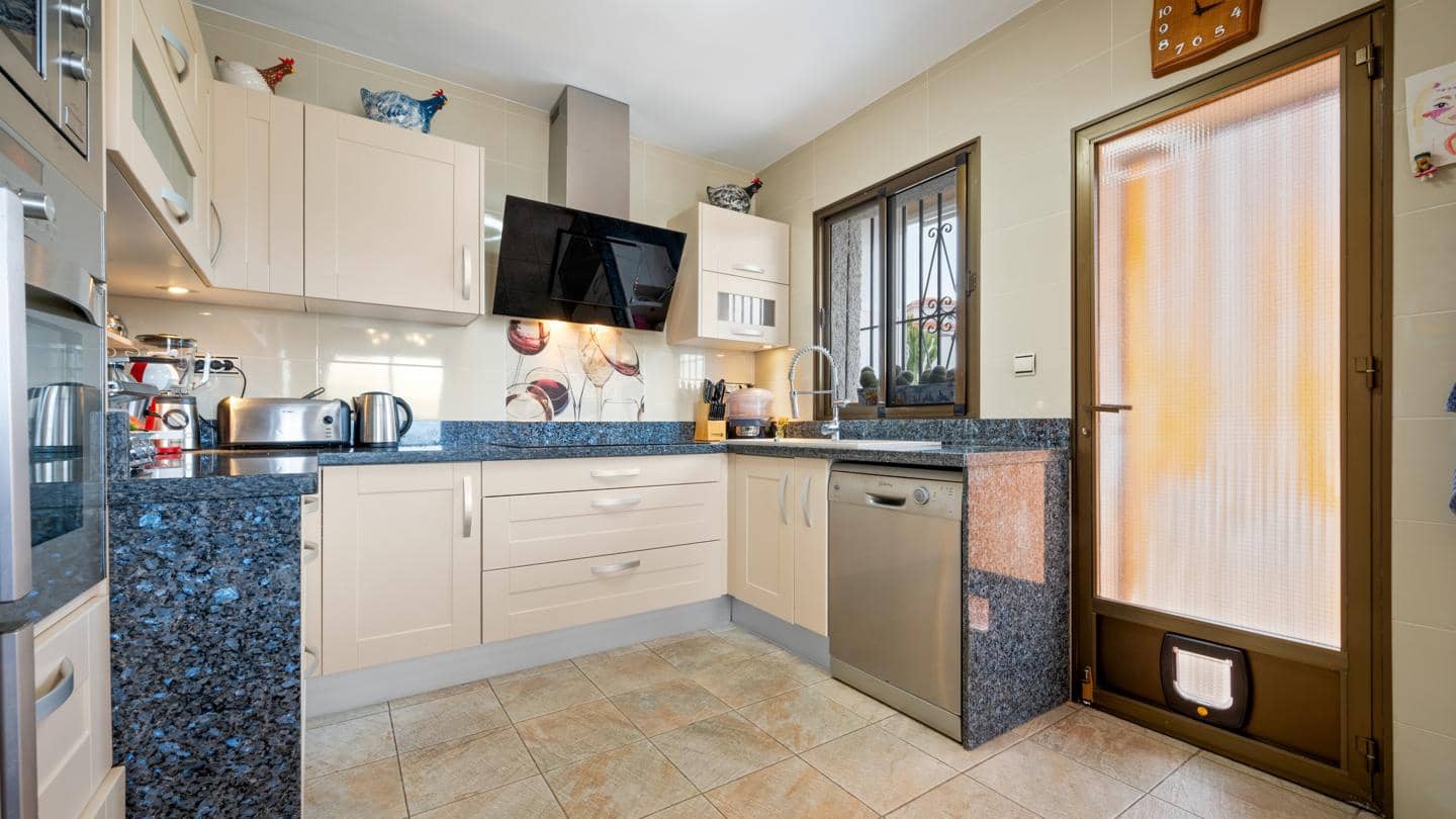 4 makuuhuone Huvila myytävänä paikassa Almunecar mukana uima-altaan 
autotalli - 587 000 € (Ref: 8935783)