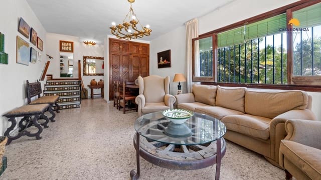 5 sovrum Villa till salu i Almuñécar med pool - 619 000 € (Ref: 9033620)