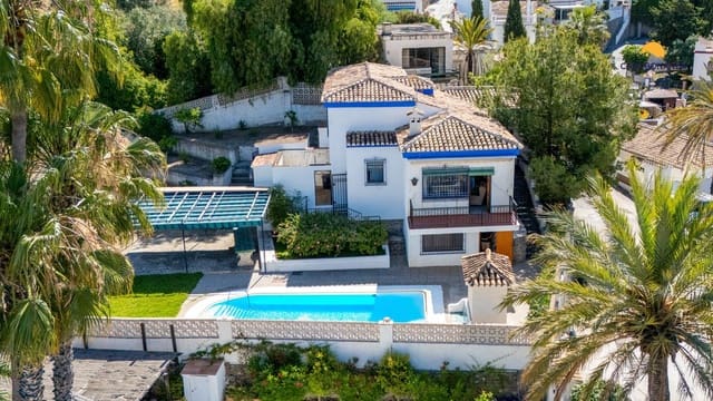 5 sovrum Villa till salu i Almuñécar med pool - 619 000 € (Ref: 9033620)