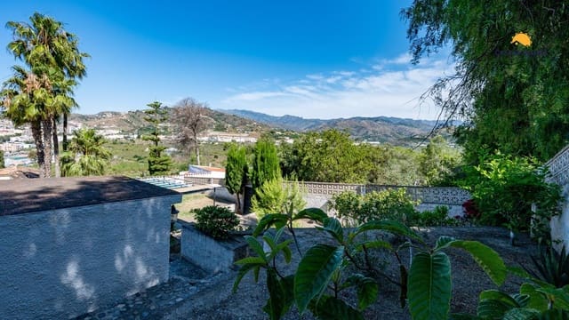 5 sovrum Villa till salu i Almuñécar med pool - 619 000 € (Ref: 9033620)