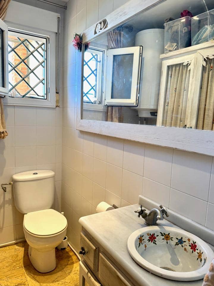 4 sovrum Villa till salu i Almunecar med pool garage - 395 000 € (Ref: 9227323)