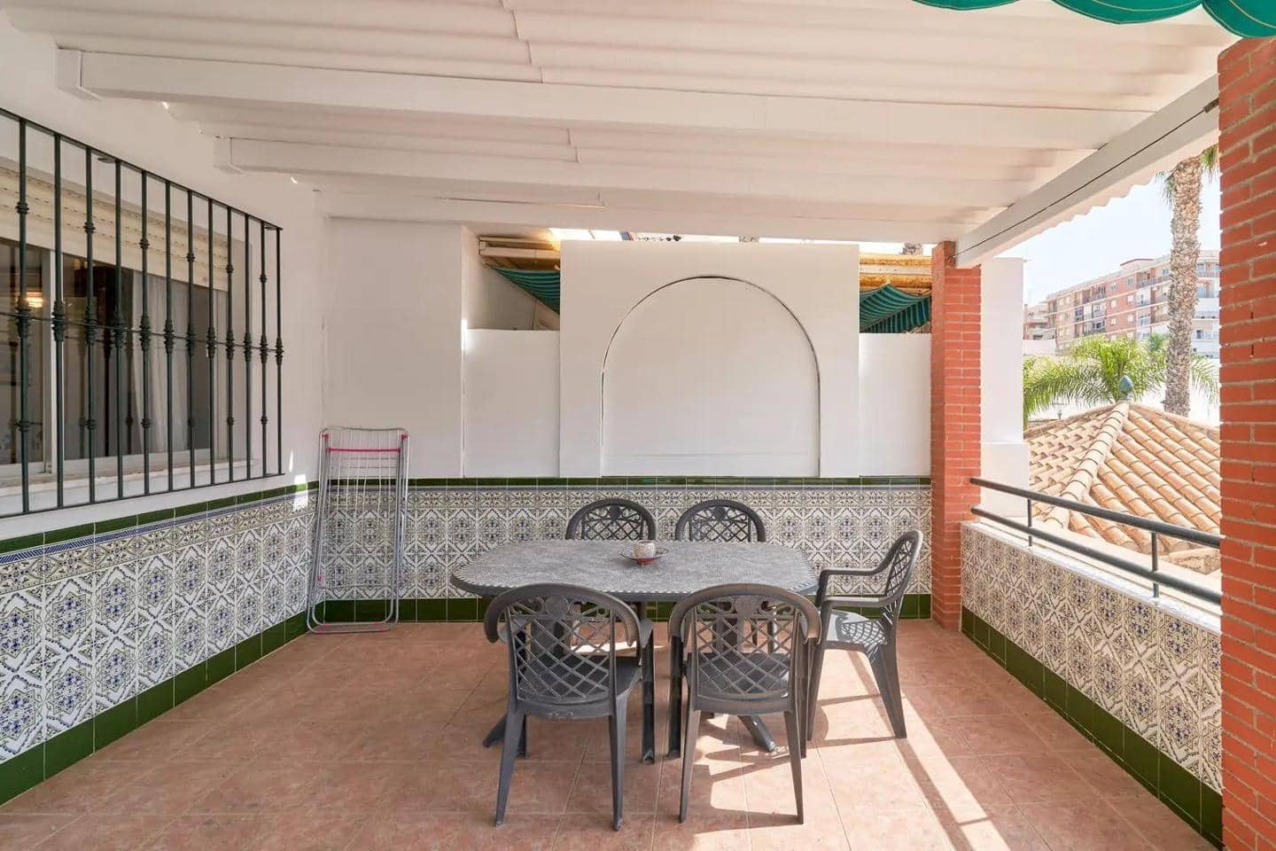 4 sovrum Lägenhet till salu i Almunecar med pool - 365 000 € (Ref: 9251684)