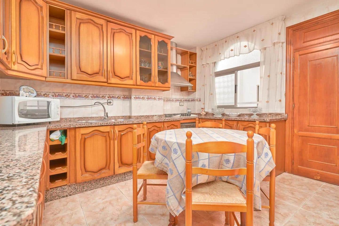 4 sovrum Lägenhet till salu i Almunecar med pool - 365 000 € (Ref: 9251684)