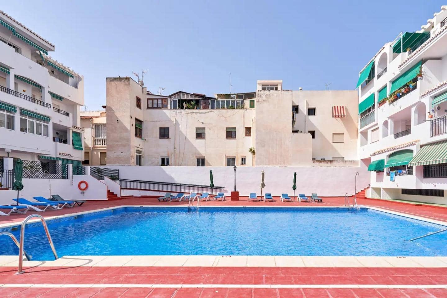 4 sovrum Lägenhet till salu i Almunecar med pool - 365 000 € (Ref: 9251684)