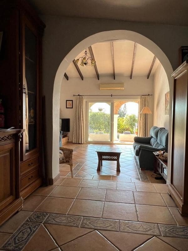 3 bedroom Villa for sale in Almunecar with pool garage - € 695,000 (Ref: 9336955)