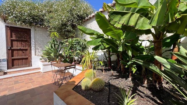3 soveværelse Villa til salg i Almuñécar med swimmingpool garage - € 695.000 (Ref: 9336955)