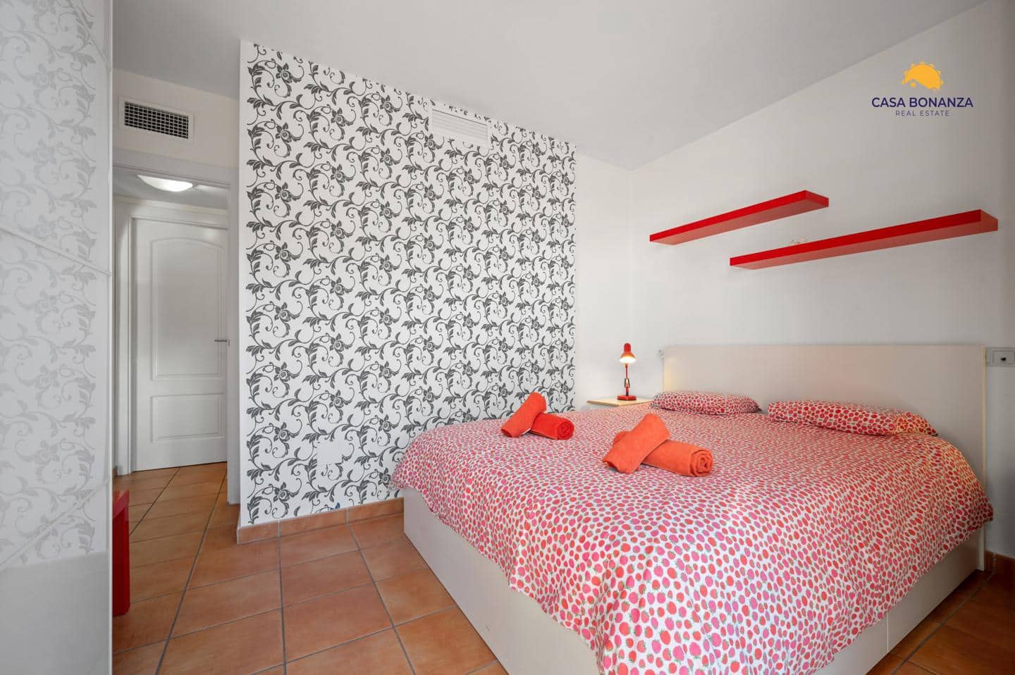 2 bedroom Flat for sale in Almunecar with pool garage - € 335,000 (Ref: 9483602)