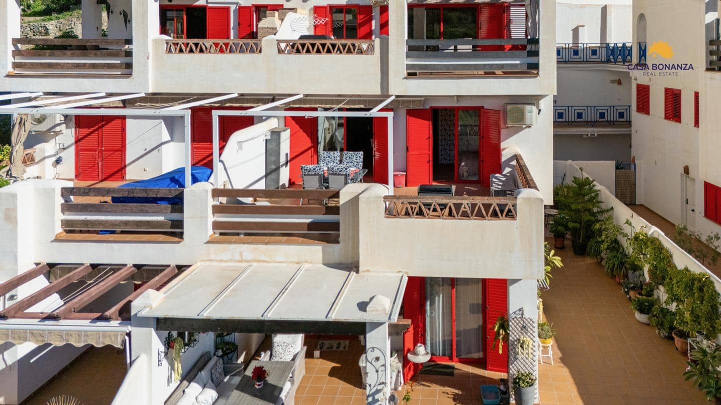 2 bedroom Flat for sale in Almunecar with pool garage - € 335,000 (Ref: 9483602)