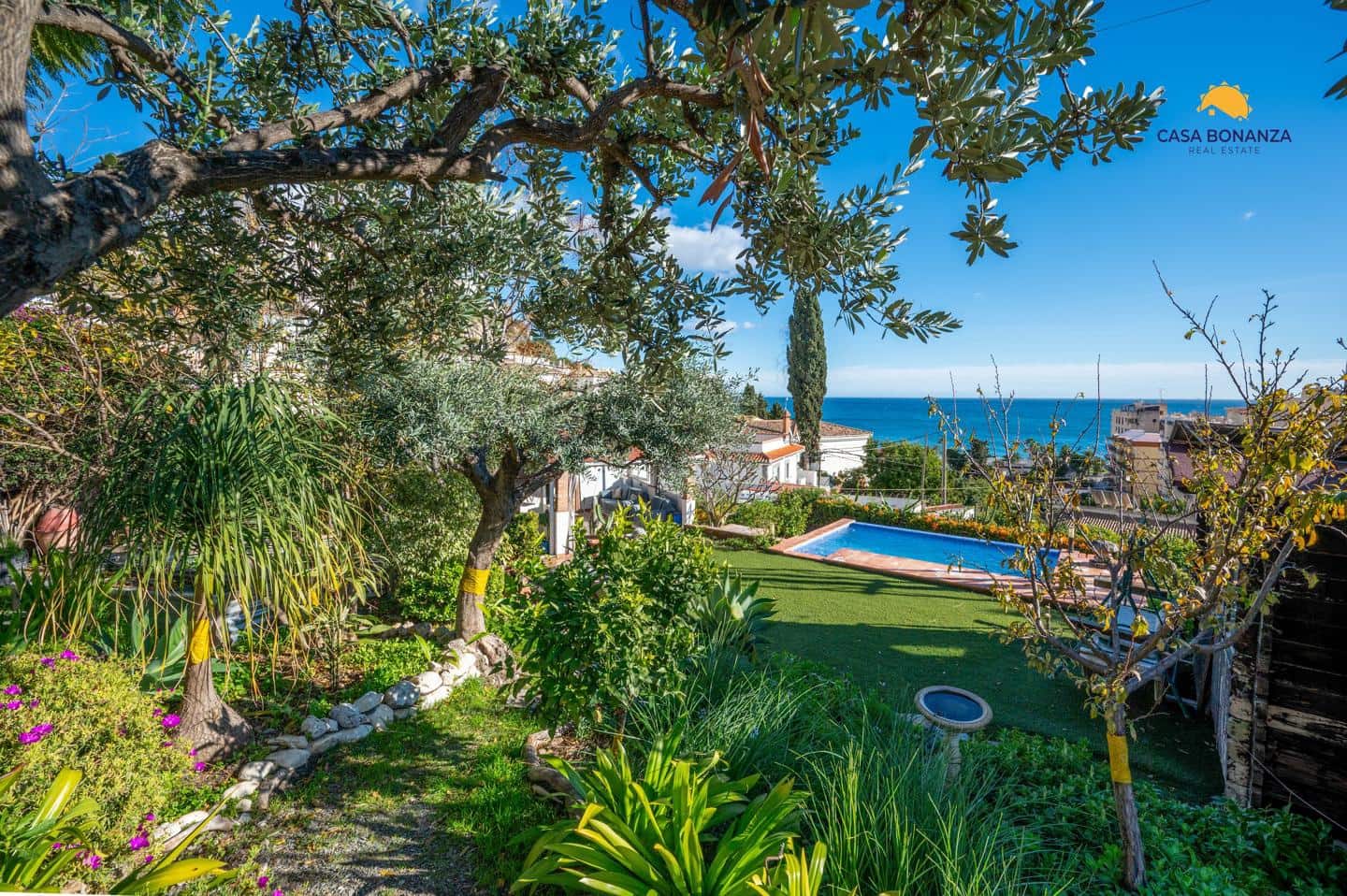 2 soveværelse Villa til salg i Almunecar med swimmingpool garage - € 380.000 (Ref: 9524646)