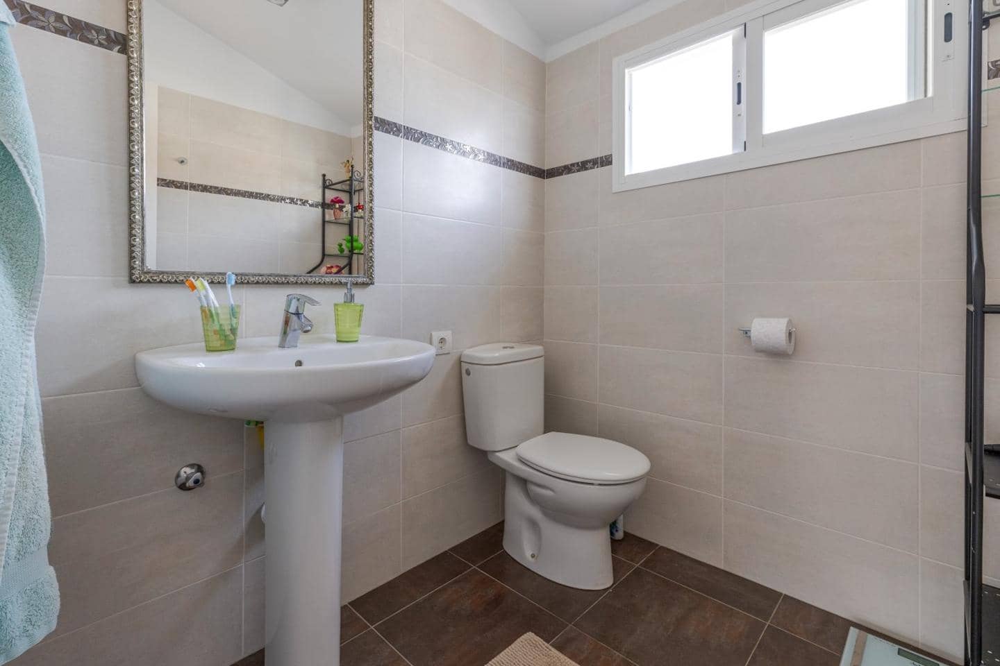 2 sovrum Villa till salu i Almunecar med pool - 495 000 € (Ref: 9575115)