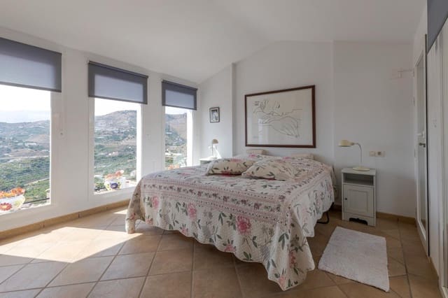 2 sovrum Villa till salu i Almuñécar med pool - 495 000 € (Ref: 9575115)