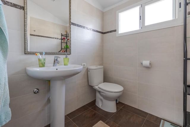 2 sovrum Villa till salu i Almuñécar med pool - 495 000 € (Ref: 9575115)