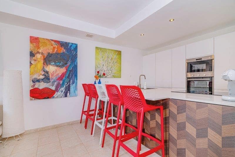 2 soverom Leilighet til salgs i Almunecar med svømmebasseng garasje - € 395 000 (Ref: 9620615)