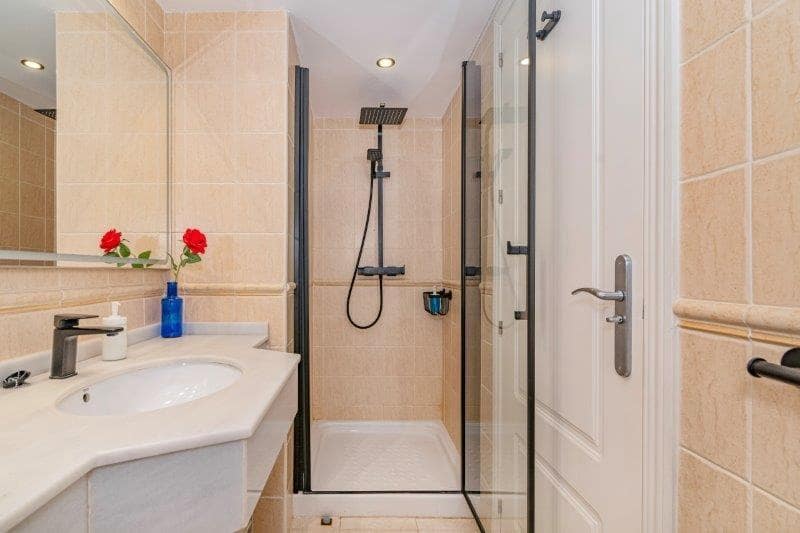 2 soverom Leilighet til salgs i Almunecar med svømmebasseng garasje - € 395 000 (Ref: 9620615)