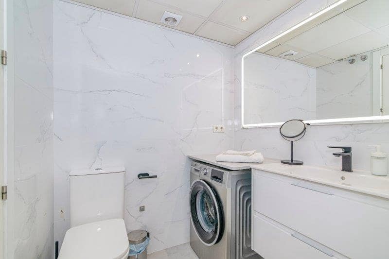 2 soverom Leilighet til salgs i Almunecar med svømmebasseng garasje - € 395 000 (Ref: 9620615)