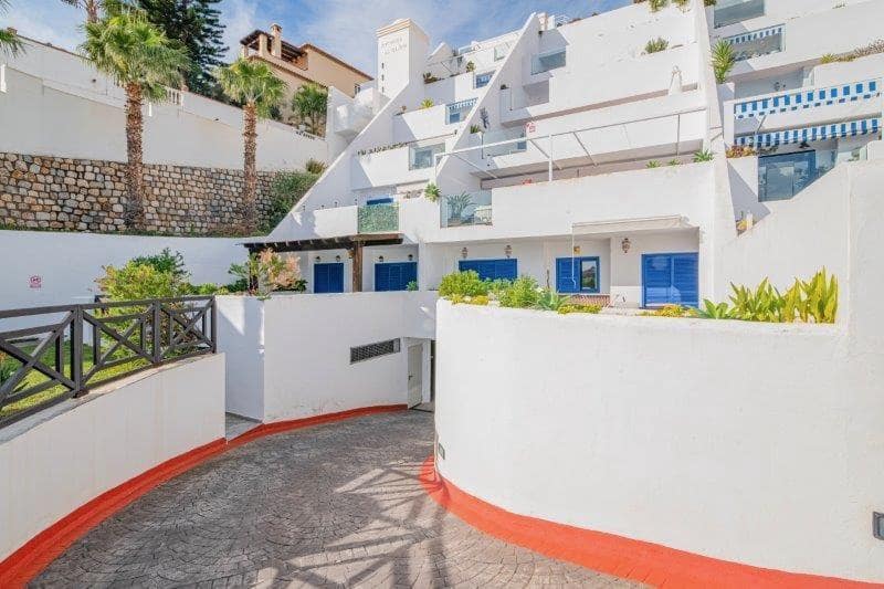 2 soverom Leilighet til salgs i Almunecar med svømmebasseng garasje - € 395 000 (Ref: 9620615)