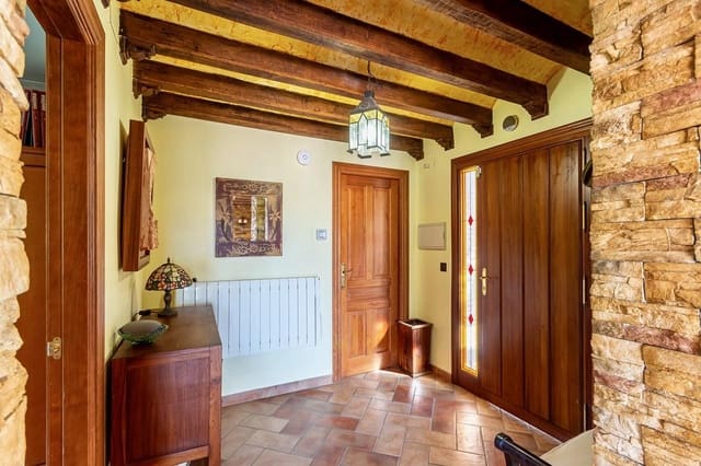 5 Zimmer Villa zu verkaufen in Almuñécar mit Pool - 950.000 € (Ref: 9639809)