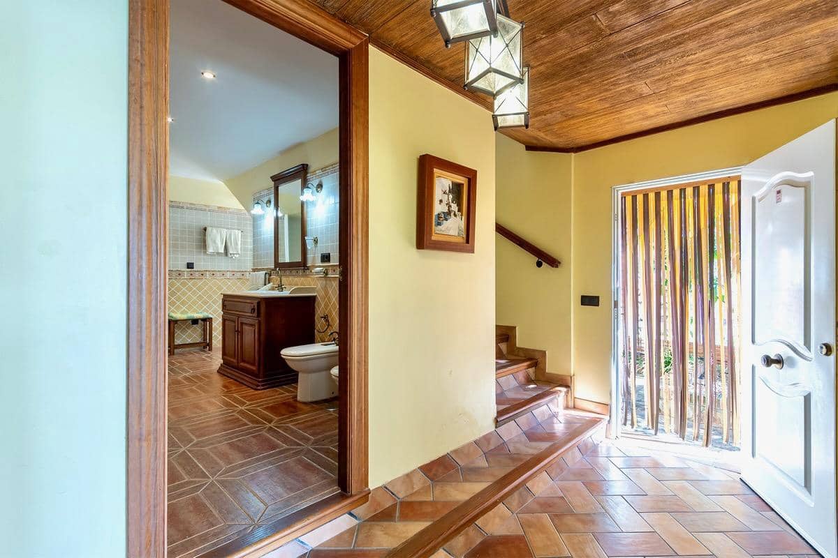 5 sypialnia Willa na sprzedaż w Almunecar z basenem - 950 000 € (Ref: 9639809)