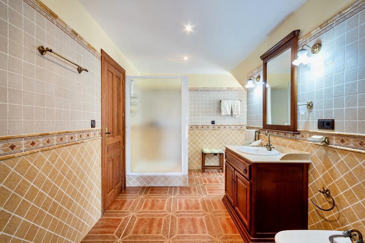 5 sypialnia Willa na sprzedaż w Almunecar z basenem - 950 000 € (Ref: 9639809)