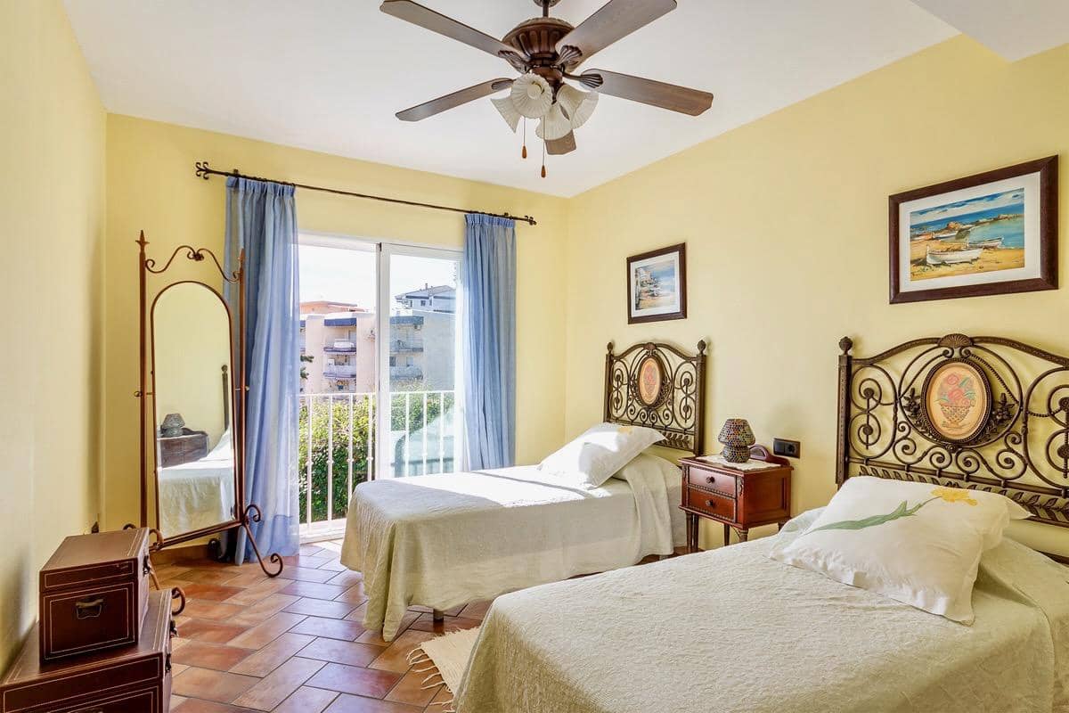 5 sypialnia Willa na sprzedaż w Almunecar z basenem - 950 000 € (Ref: 9639809)