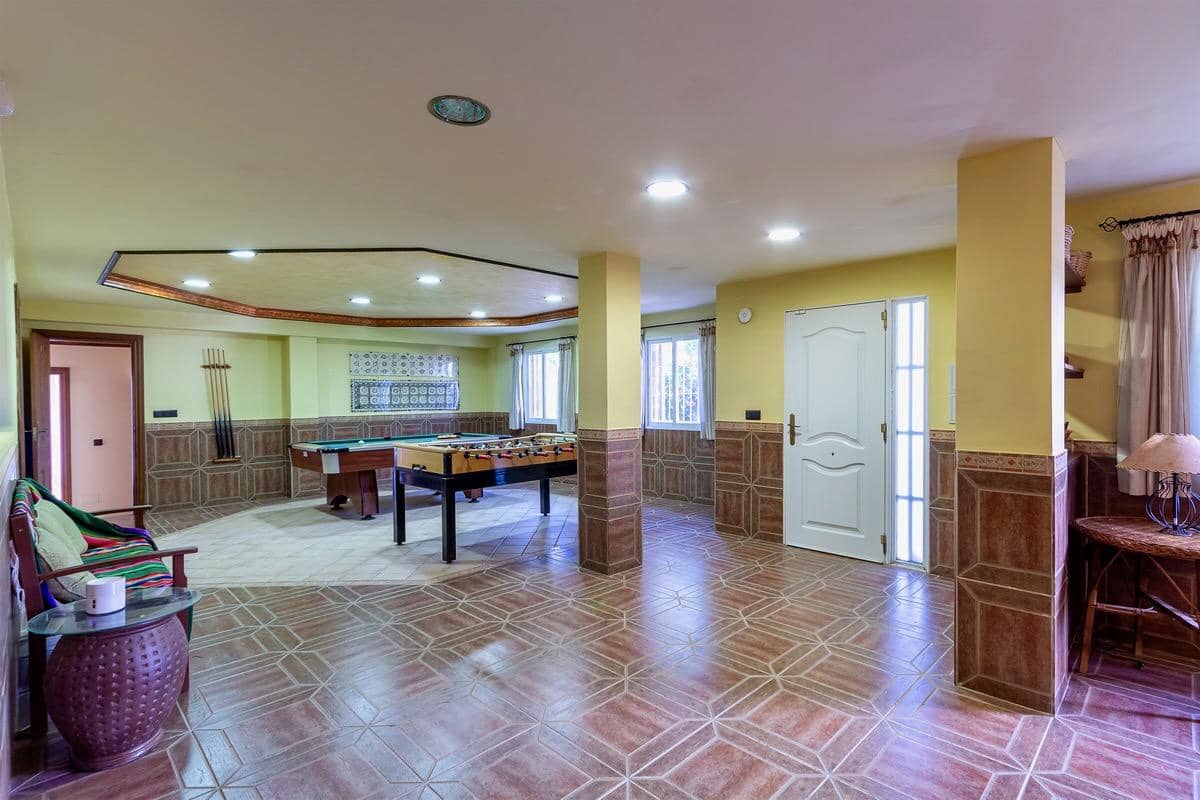 5 sypialnia Willa na sprzedaż w Almunecar z basenem - 950 000 € (Ref: 9639809)