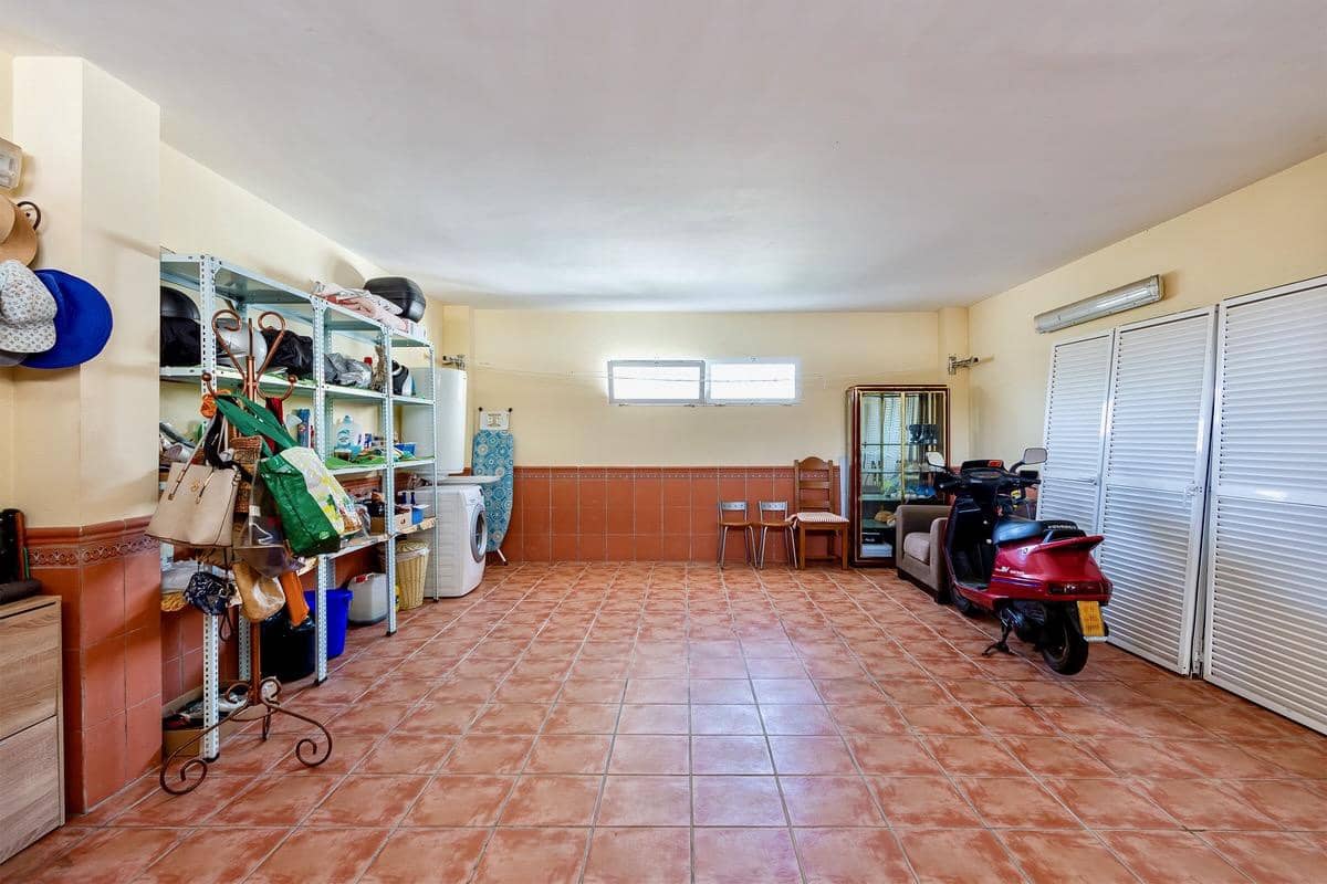 5 sypialnia Willa na sprzedaż w Almunecar z basenem - 950 000 € (Ref: 9639809)