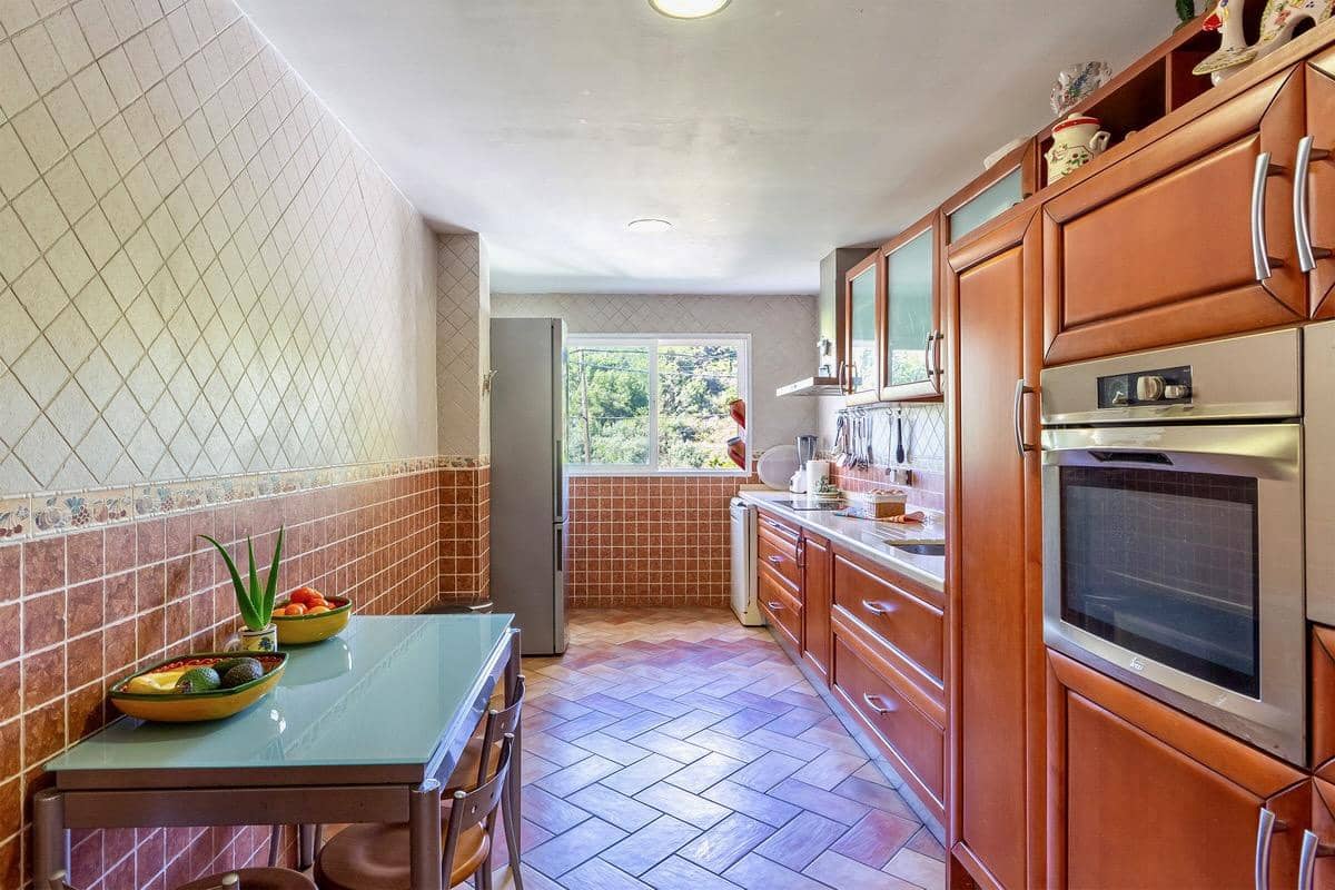 5 sypialnia Willa na sprzedaż w Almunecar z basenem - 950 000 € (Ref: 9639809)