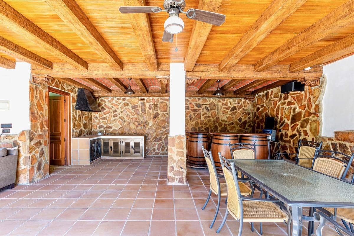 5 sypialnia Willa na sprzedaż w Almunecar z basenem - 950 000 € (Ref: 9639809)